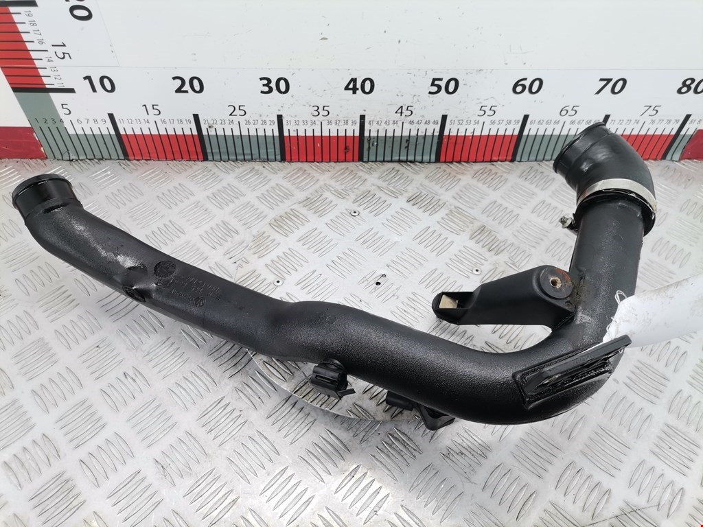 Патрубок интеркулера VOLKSWAGEN Passat B5 1997-2005