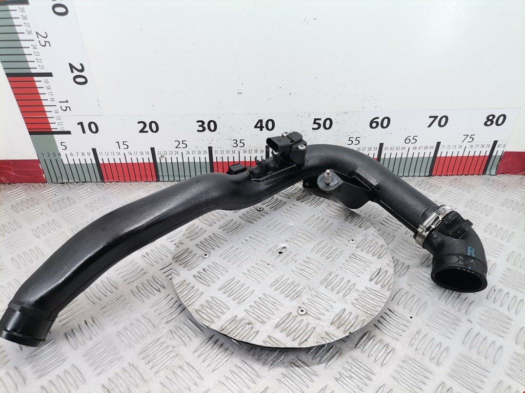 Патрубок интеркулера VOLKSWAGEN Passat B5 1997-2005