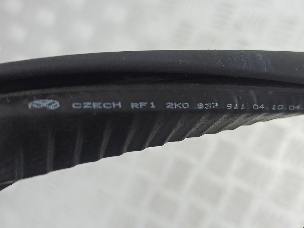 Уплотнитель двери VOLKSWAGEN Caddy III 2004-2015