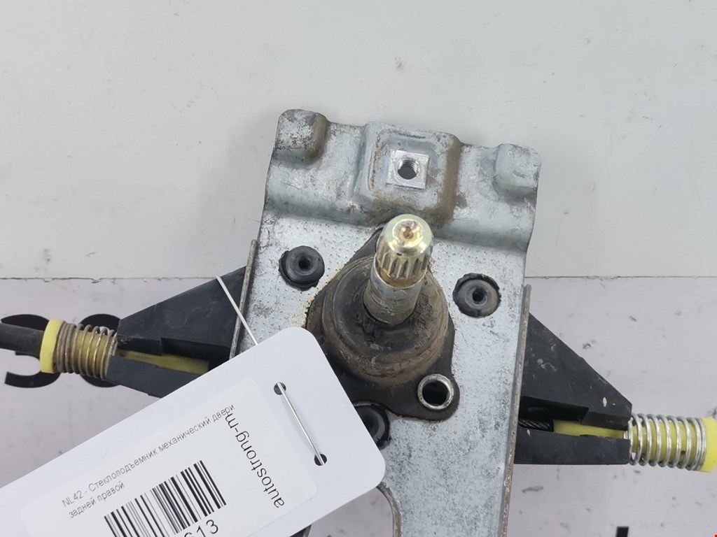 Стеклоподъемник задний правый VOLKSWAGEN Golf III 1991-1997