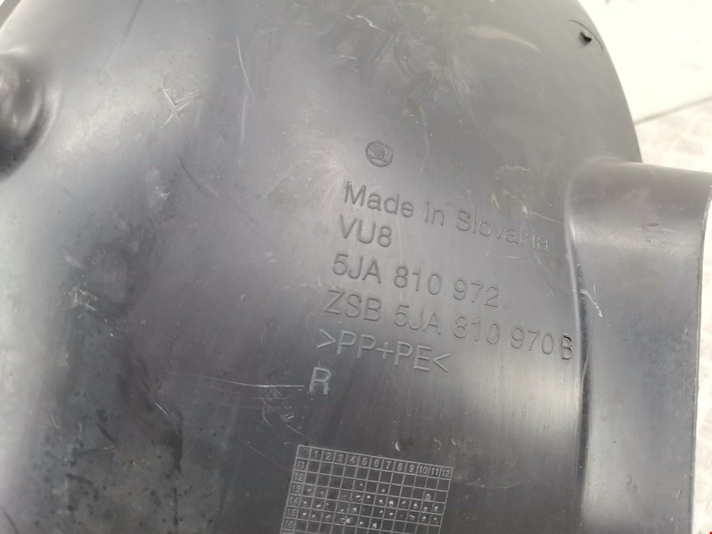 Локер (подкрылок) задний правый SKODA Rapid 2012-2020