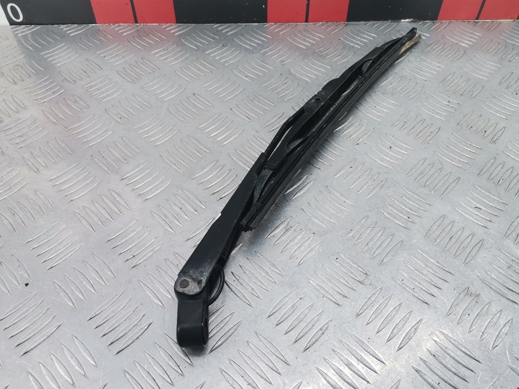 Поводок дворника задний (заднего) MITSUBISHI Space Star 1999-2006