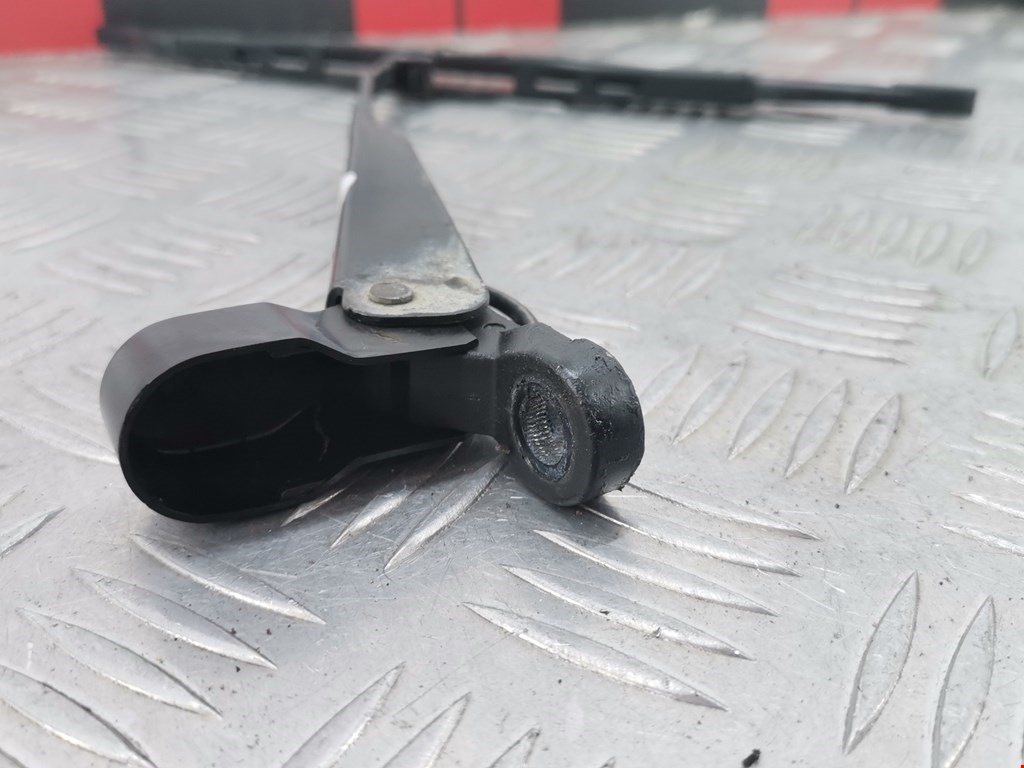 Поводок дворника задний (заднего) MITSUBISHI Space Star 1999-2006