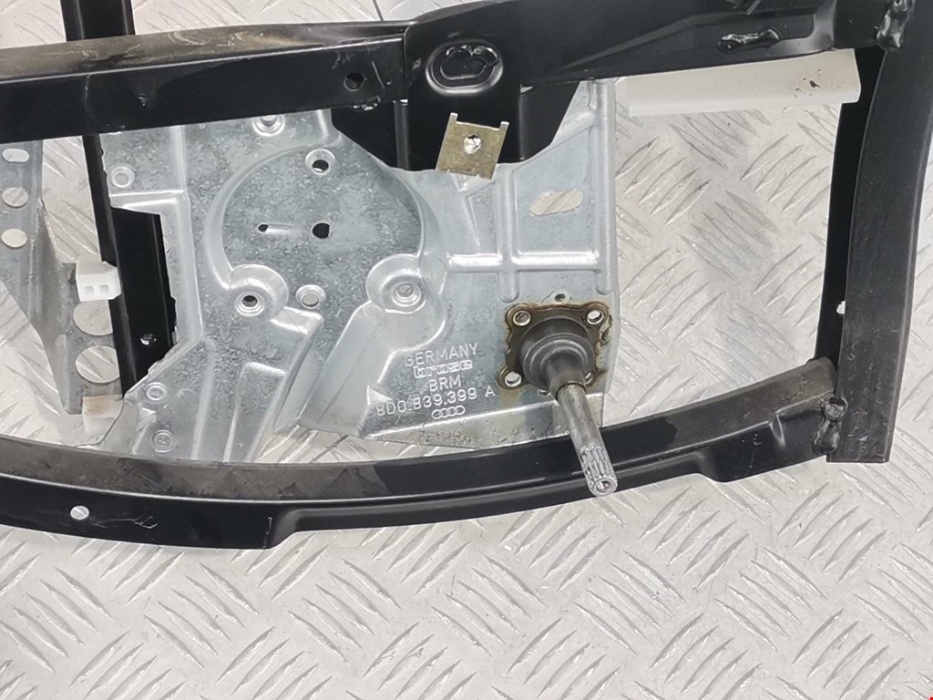 Стеклоподъемник задний левый AUDI A4 B5 1995-2001