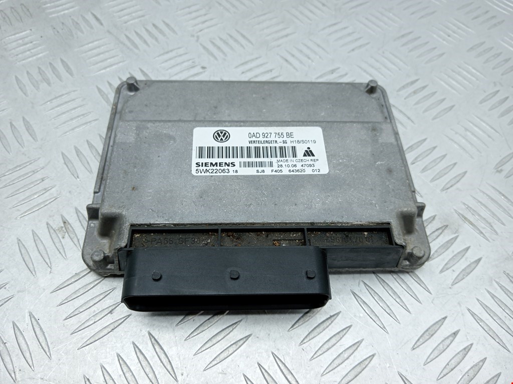 Блок управления раздаточной коробкой (полным приводом) Volkswagen Touareg 1 (2002-2010)