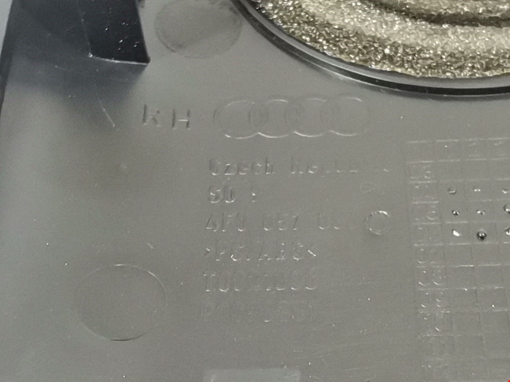 Накладка декоративная AUDI A6 C6 2004-2010