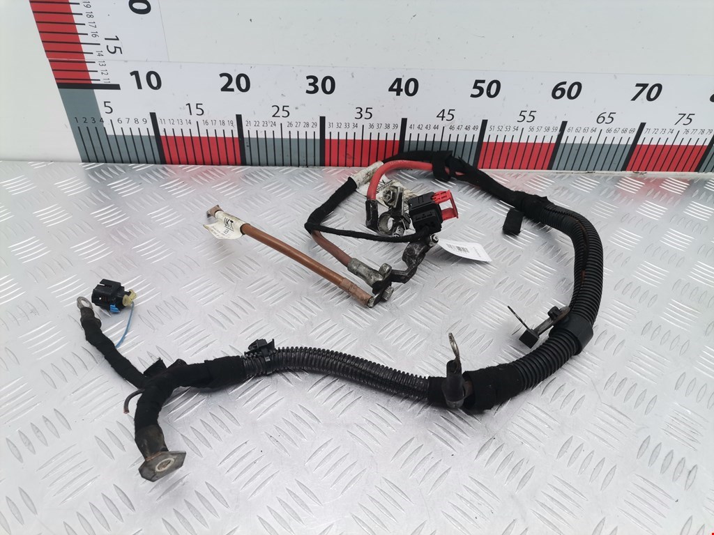 Клемма аккумулятора (плюс) + OPEL Zafira B 2005-2012
