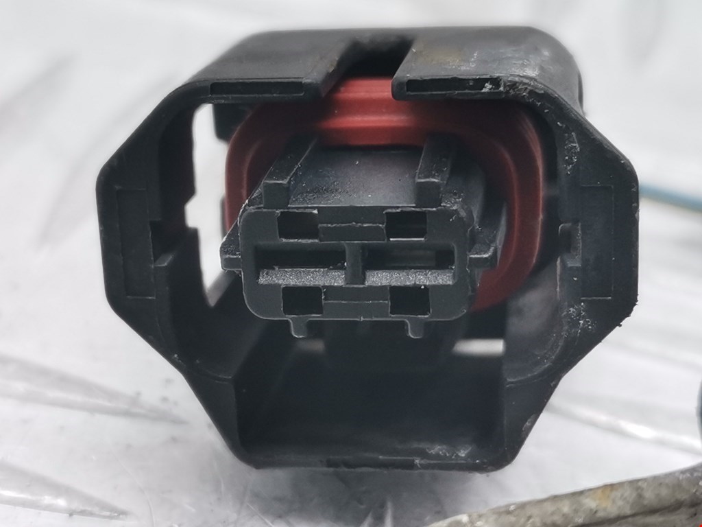 Клемма аккумулятора (плюс) + OPEL Zafira B 2005-2012