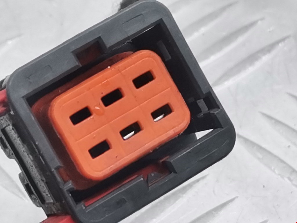 Клемма аккумулятора (плюс) + OPEL Zafira B 2005-2012