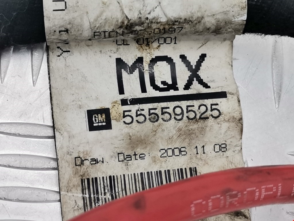 Клемма аккумулятора (плюс) + OPEL Zafira B 2005-2012