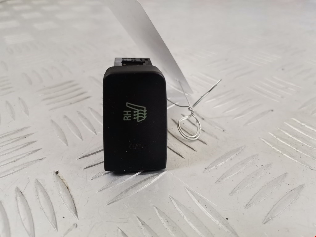 Кнопка подогрева (обогрева) сидений Hyundai Tucson 1 (2004-2010)