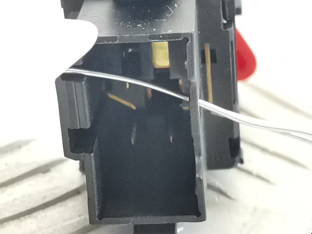 Кнопка аварийной сигнализации (аварийки) SKODA Fabia MK1 1999-2006