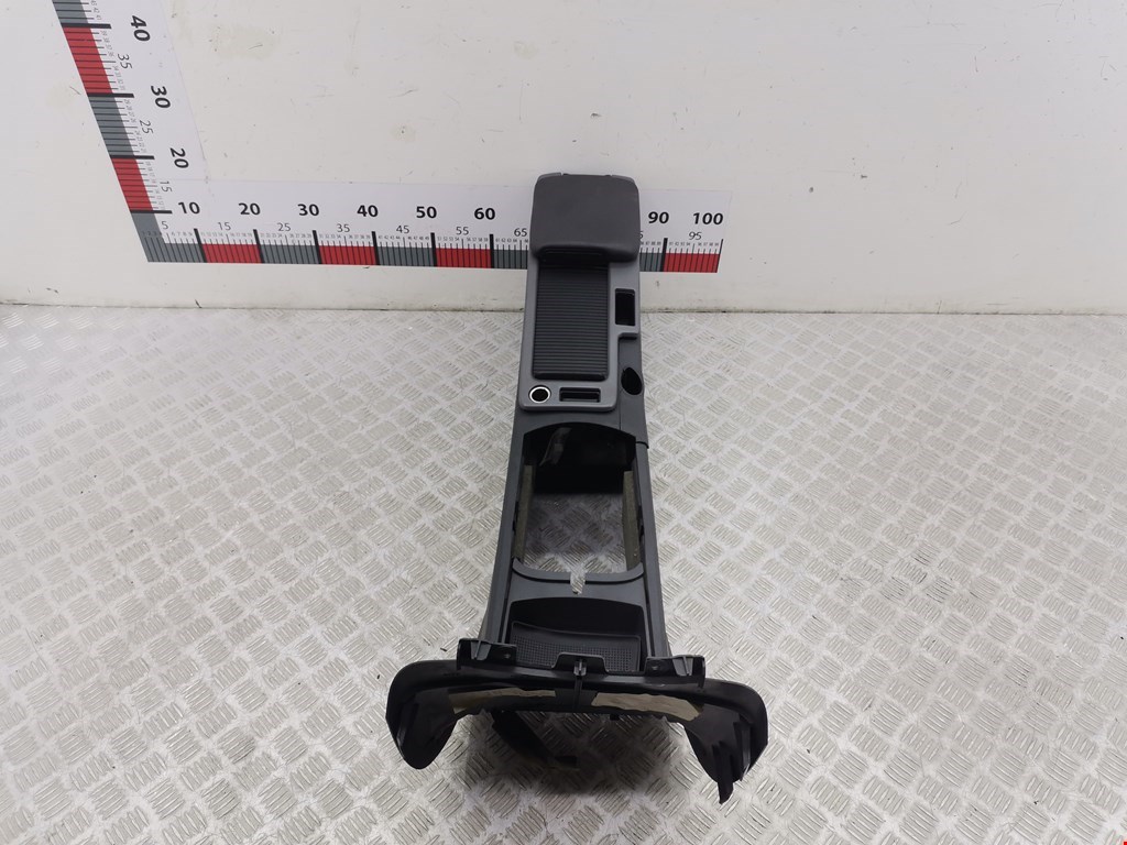 Консоль VOLVO C30 2006-2013