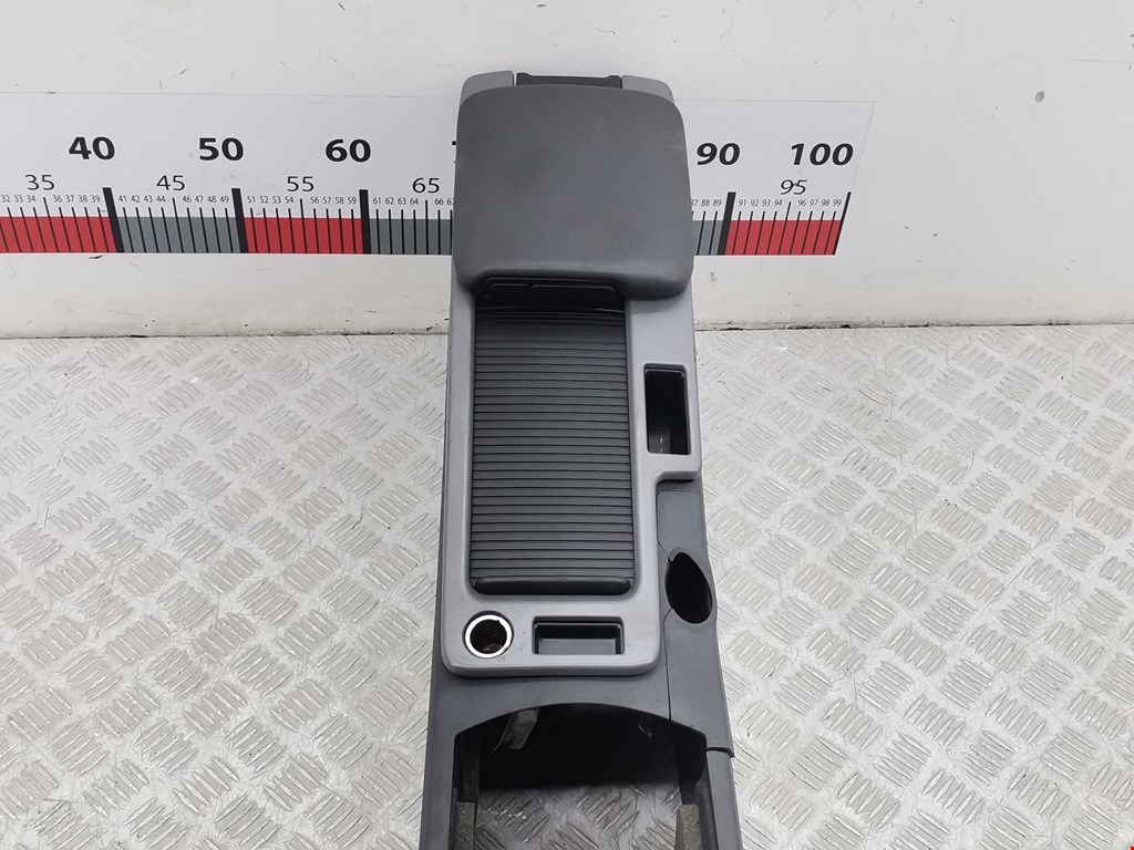 Консоль VOLVO C30 2006-2013