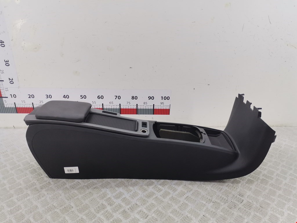 Консоль VOLVO C30 2006-2013