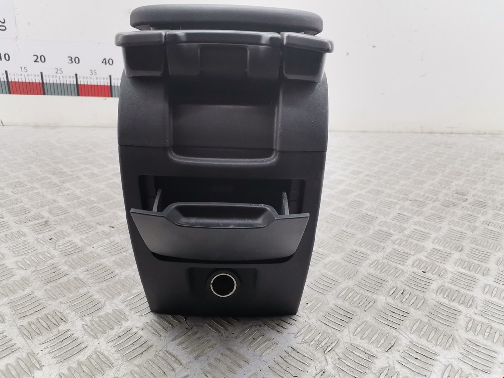 Консоль VOLVO C30 2006-2013