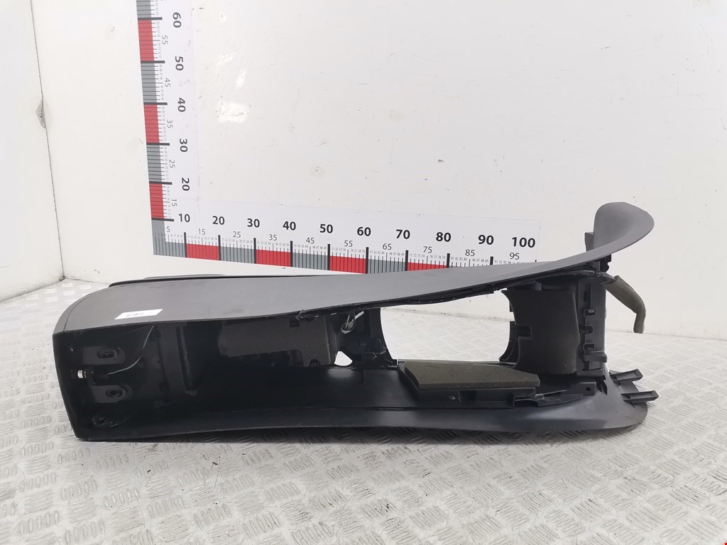 Консоль VOLVO C30 2006-2013