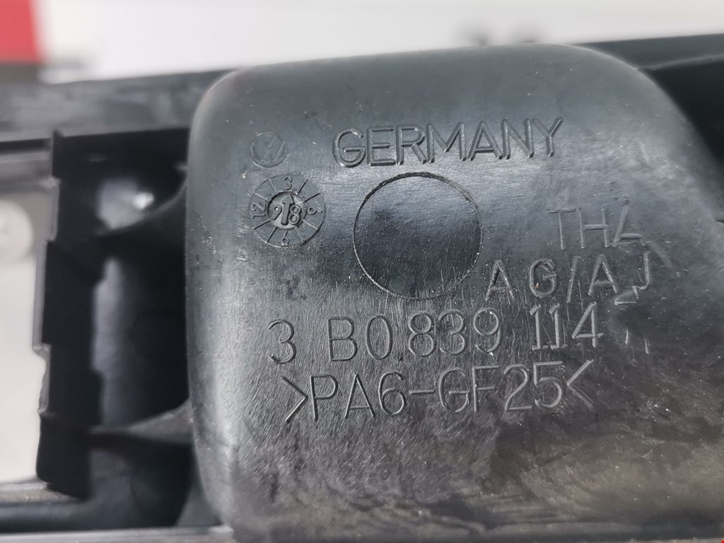 Ручка дверная задняя внутренняя правая VOLKSWAGEN Golf IV 1997-2003