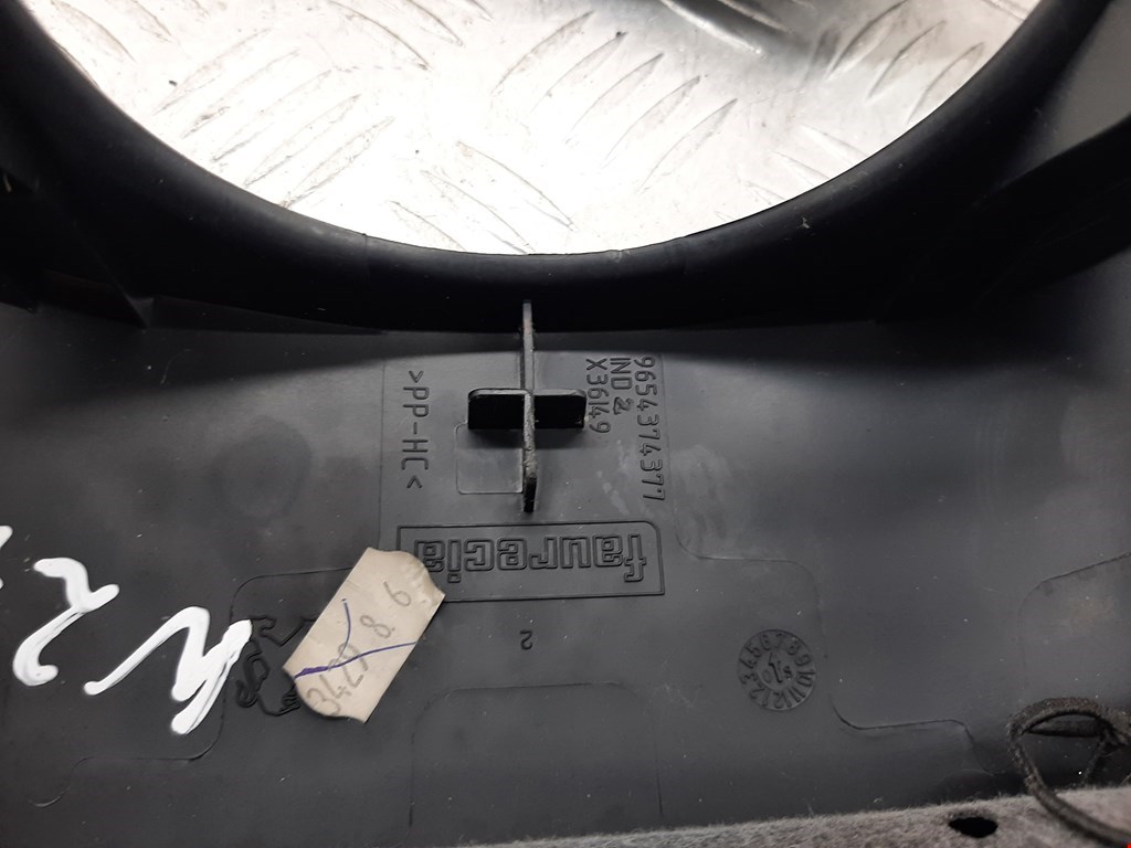 Кожух рулевой колонки PEUGEOT 207 2006-2015