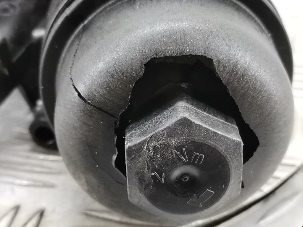 Корпус масляного фильтра BMW 5er 5 серия F10/F11/F07 2009-2017