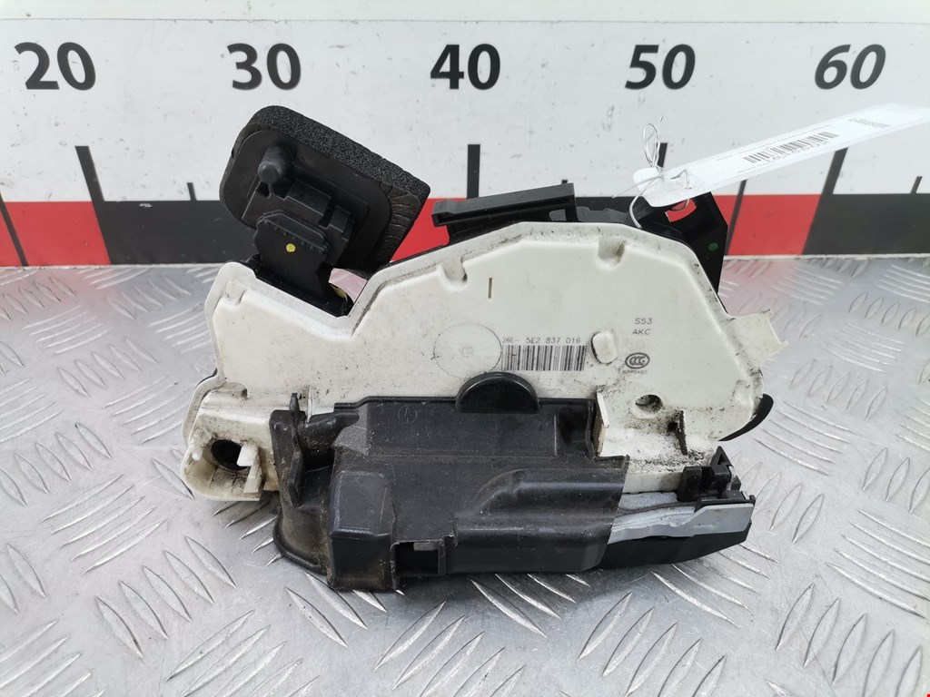 Замок двери передней правой SKODA Rapid 2012-2020