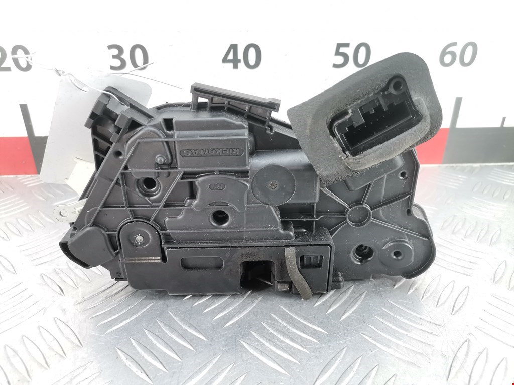 Замок двери передней правой SKODA Rapid 2012-2020