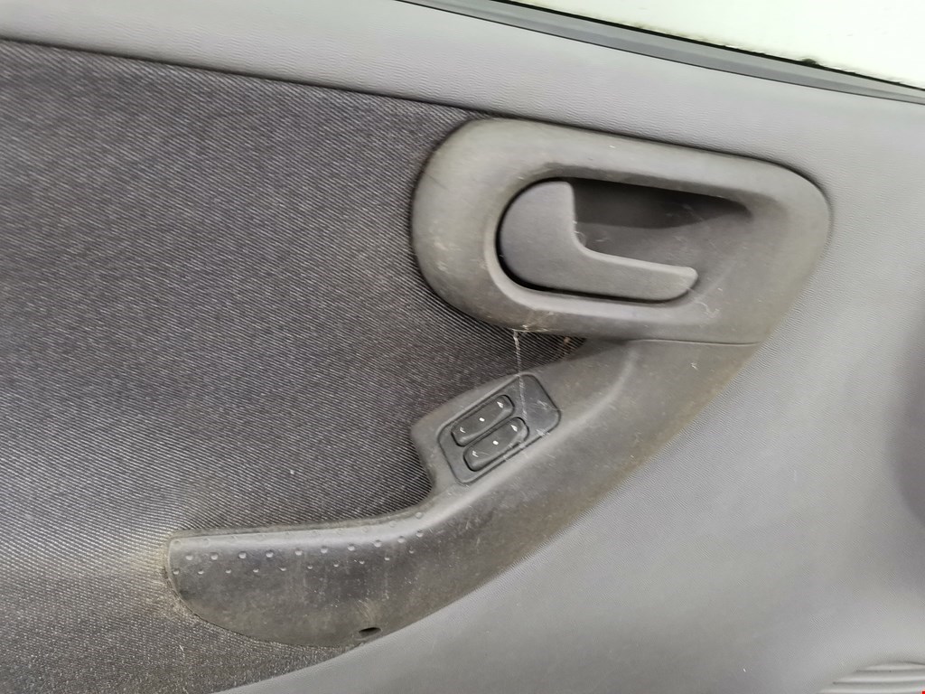 Дверь передняя левая OPEL Corsa C 2000-2006