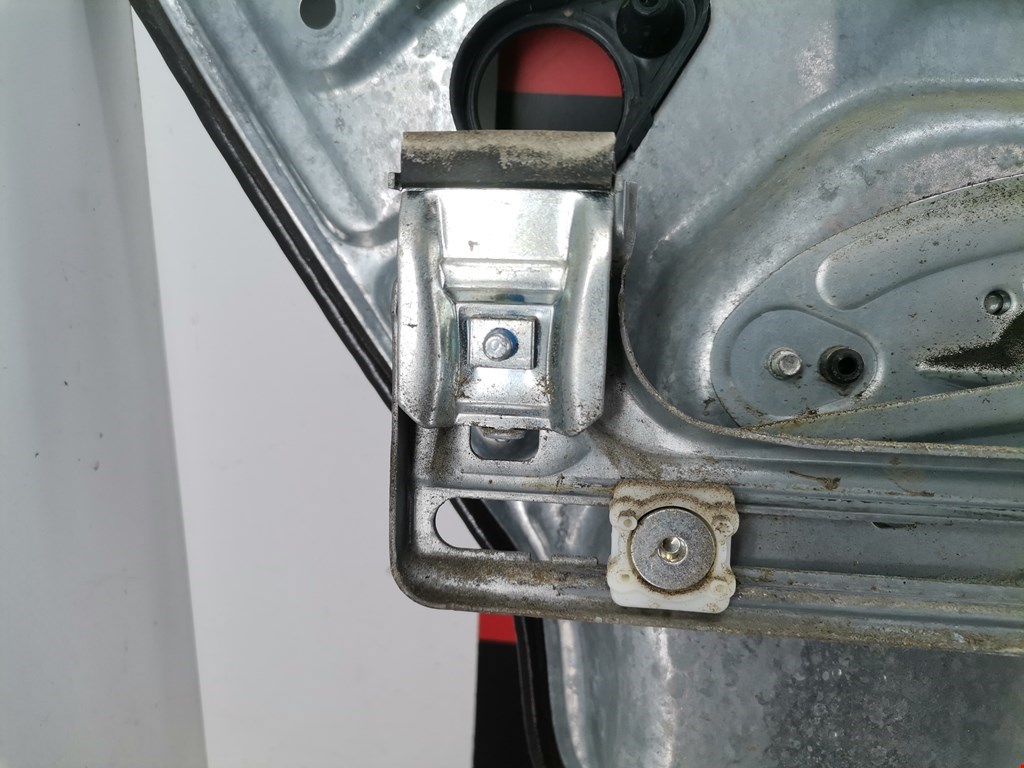 Стеклоподъемник задний правый VOLVO V50 I 2004-2012