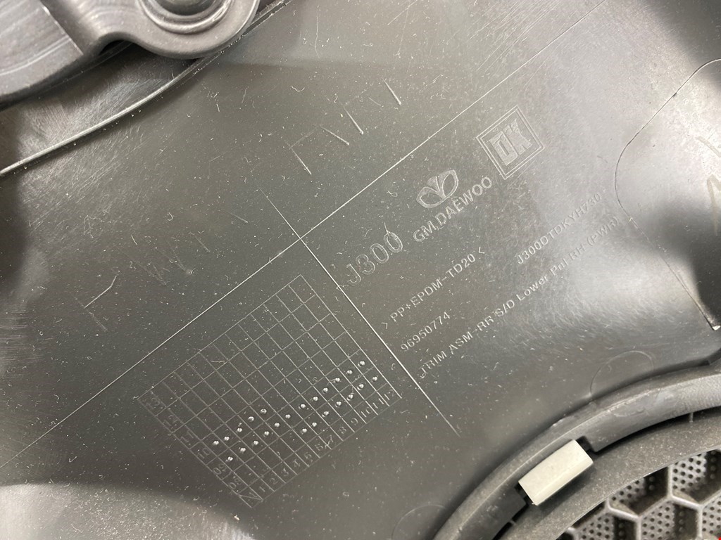 Обшивка двери задняя правая CHEVROLET Cruze 2009-2015