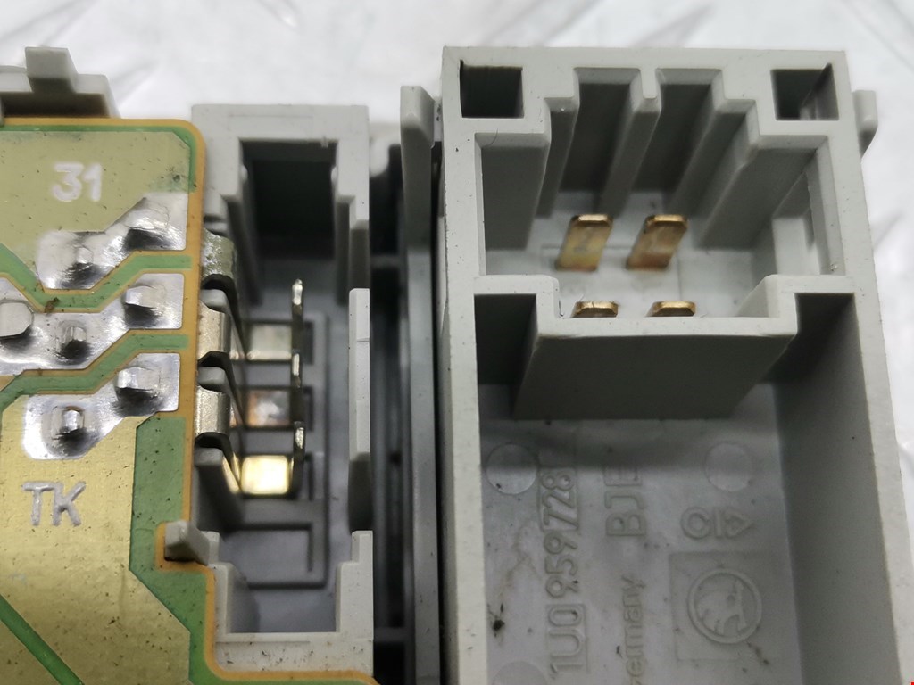 Плафон салонный (салона фонарь) SKODA Octavia A4 1U- 1997-2010