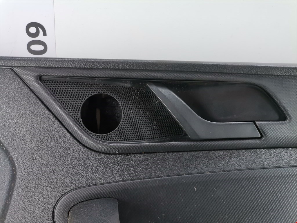 Обшивка двери передняя правая SKODA Rapid 2012-2020