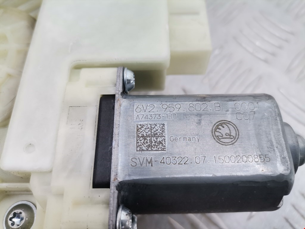 Стеклоподъемник передний правый SKODA Rapid 2012-2020