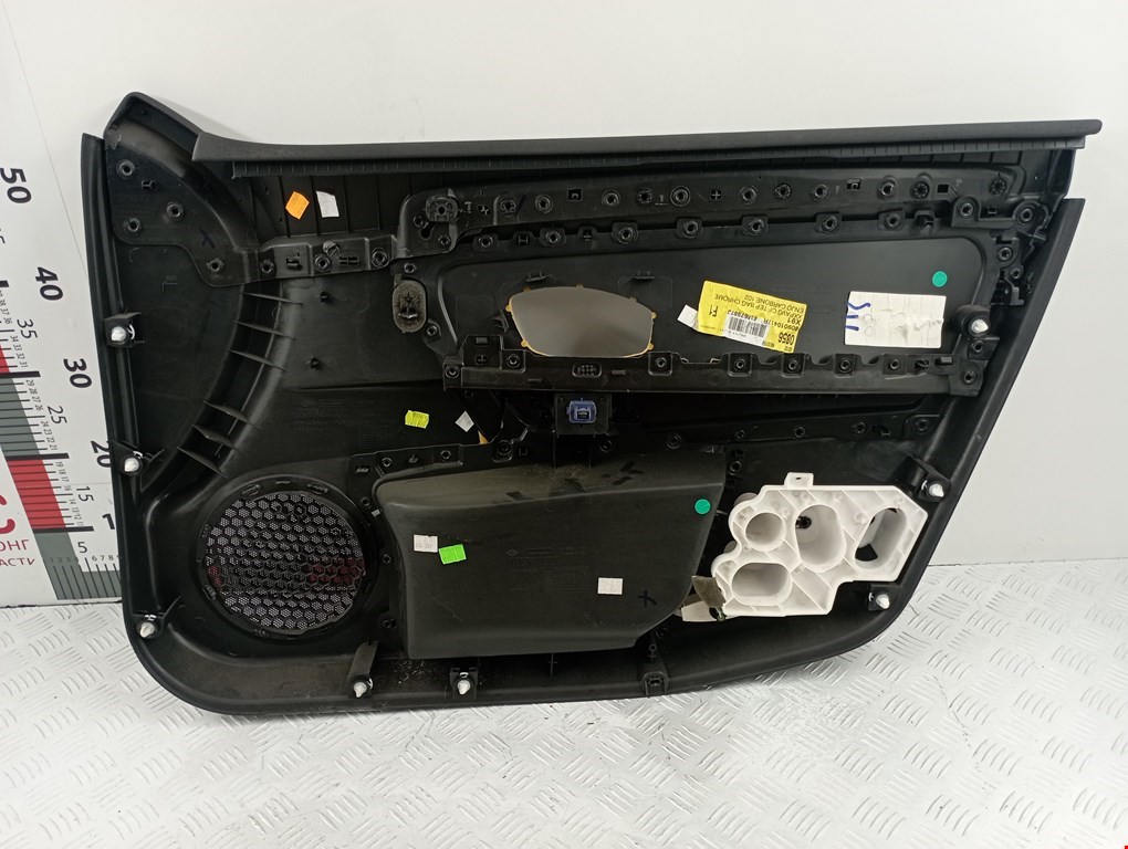 Обшивка двери передняя левая RENAULT Laguna 2007-2015