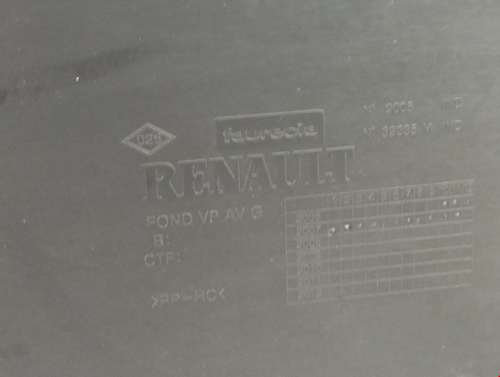 Обшивка двери передняя левая RENAULT Laguna 2007-2015