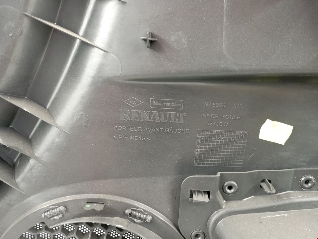 Обшивка двери передняя левая RENAULT Laguna 2007-2015