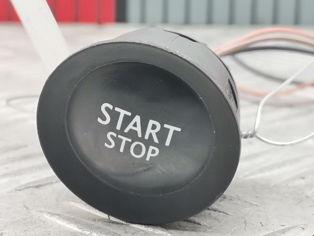 Кнопка старт-стоп (запуска двигателя) Renault Megane 2 (2002-2009)