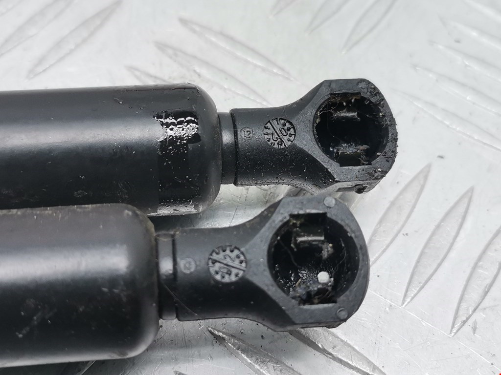 Амортизатор крышки (двери) багажника PEUGEOT 206 1998-2012