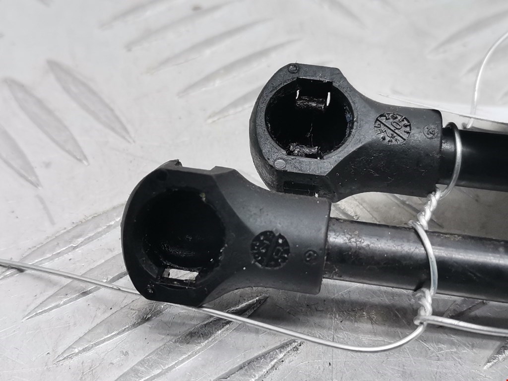 Амортизатор крышки (двери) багажника PEUGEOT 206 1998-2012