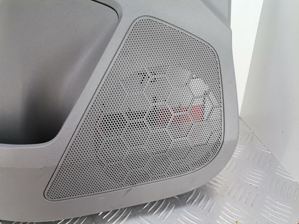 Обшивка двери передняя левая SKODA Rapid 2012-2020