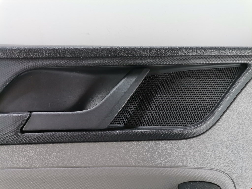 Обшивка двери передняя левая SKODA Rapid 2012-2020