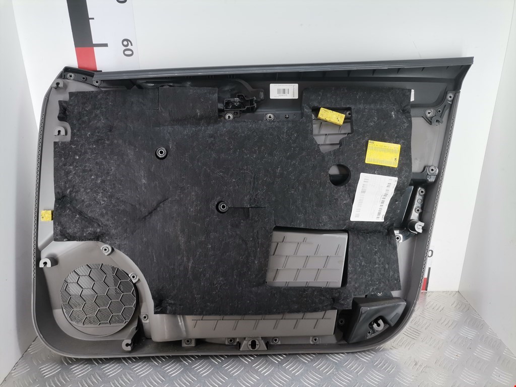 Обшивка двери передняя левая SKODA Rapid 2012-2020