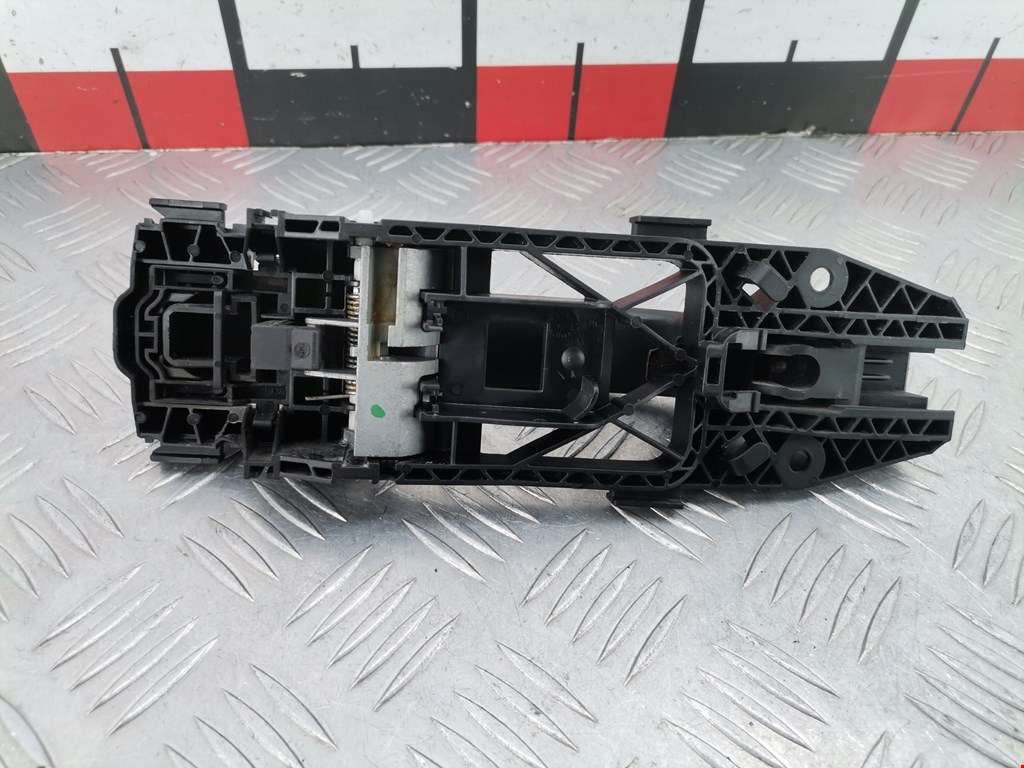 Ручка двери передней наружная левая SKODA Rapid 2012-2020