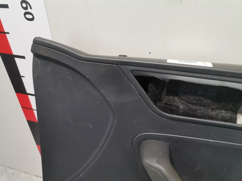 Обшивка двери передняя правая SKODA Rapid 2012-2020