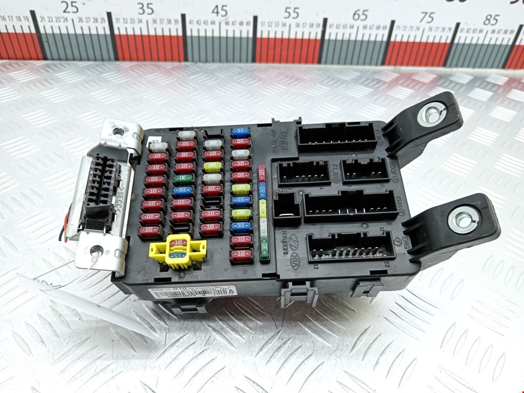 Блок предохранителей Kia Rio 2 (JB) (2005-2011)