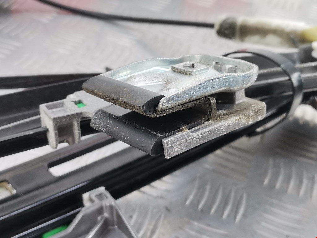 Стеклоподъемник передний левый VOLKSWAGEN Passat CC 2008-2017