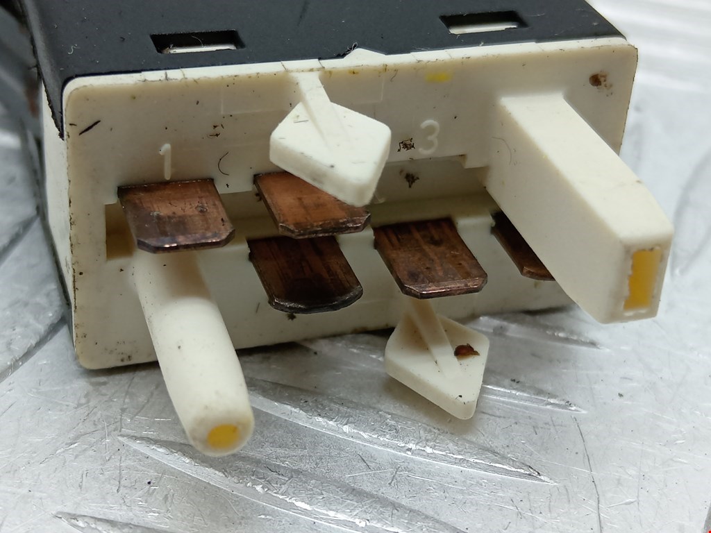 Кнопка включения противотуманных фар AUDI A8 D2 1994-2002