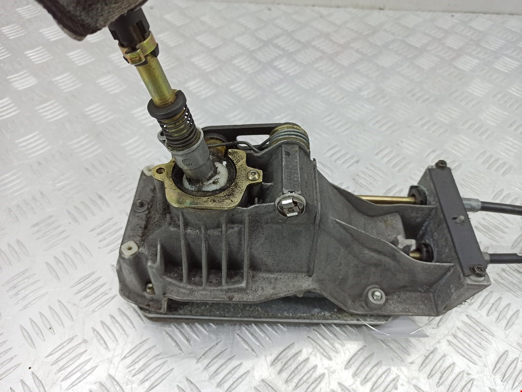 Кулиса (селектор) АКПП/МКПП в салоне SEAT Alhambra 1996-2010