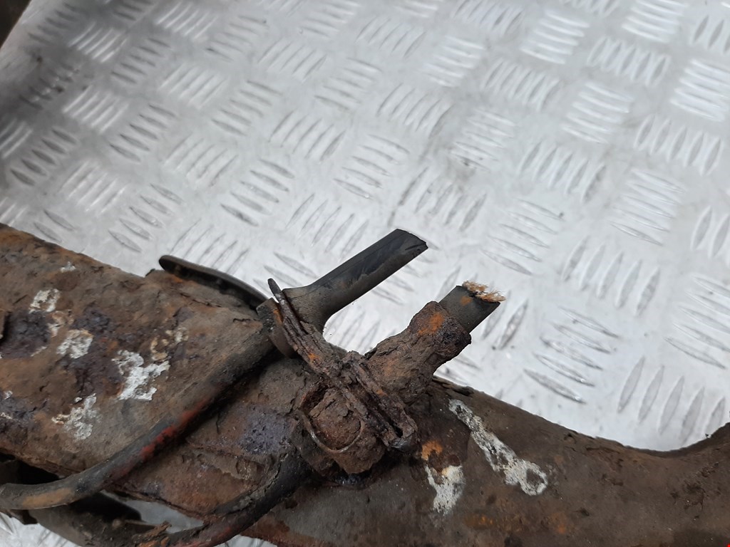 Ступица задняя левая SEAT Alhambra 1996-2010