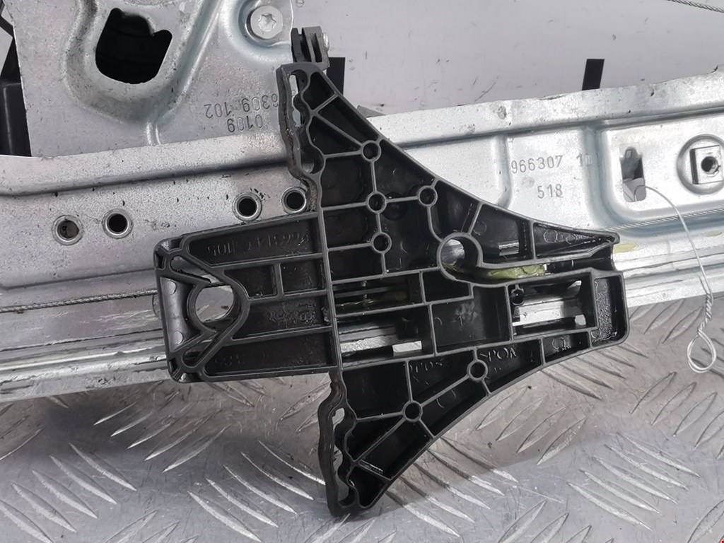 Стеклоподъемник задний правый OPEL Insignia 2008-2017