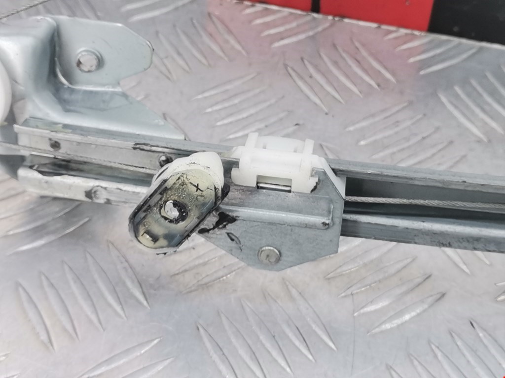 Стеклоподъемник задний правый OPEL Astra H/Family 2004-2015